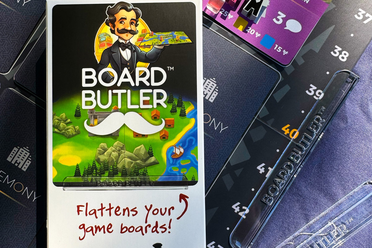 Board Butler box - product for flattening board game boards